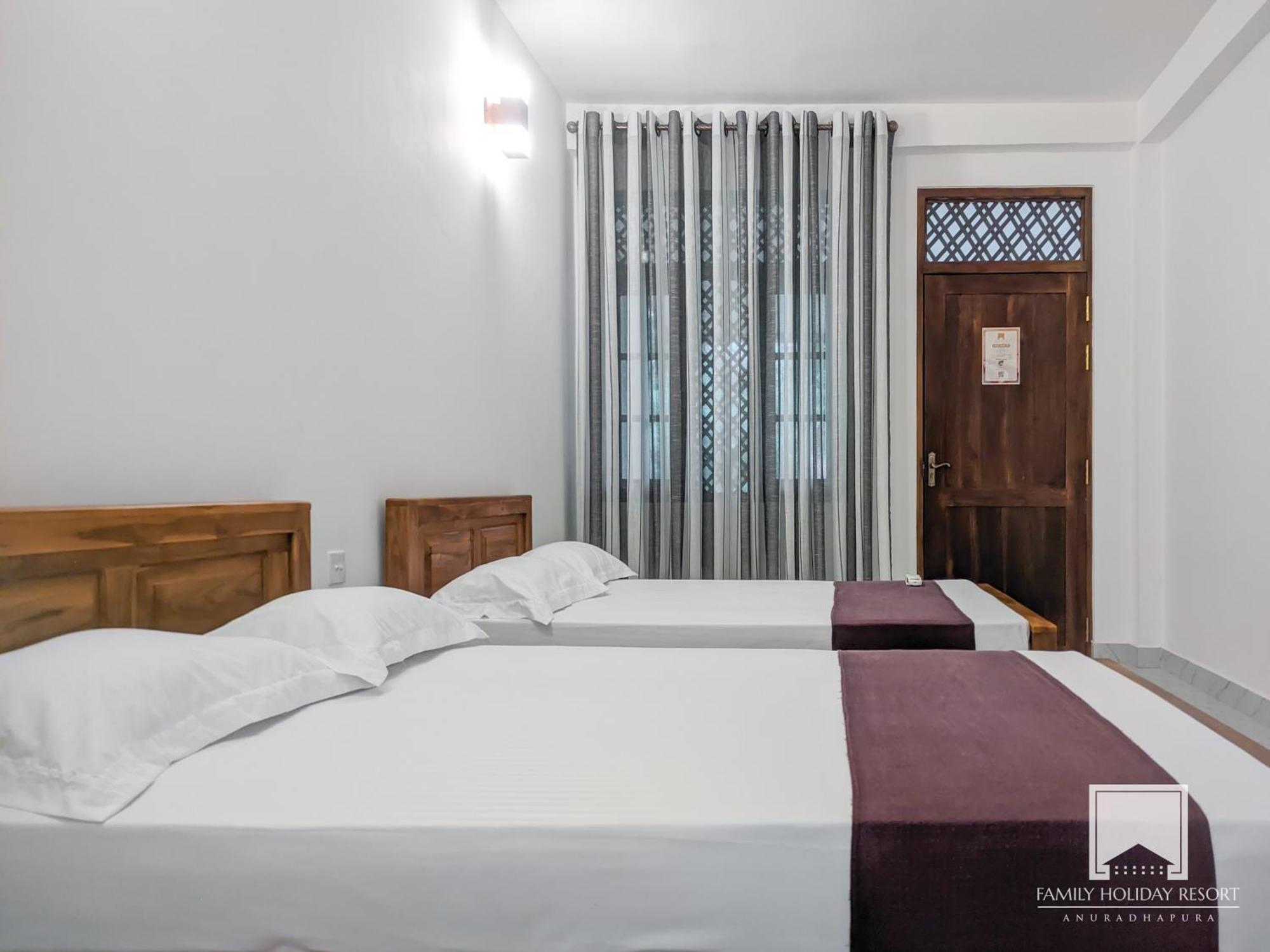 Family Holiday Resort Anuradhapura Exterior foto